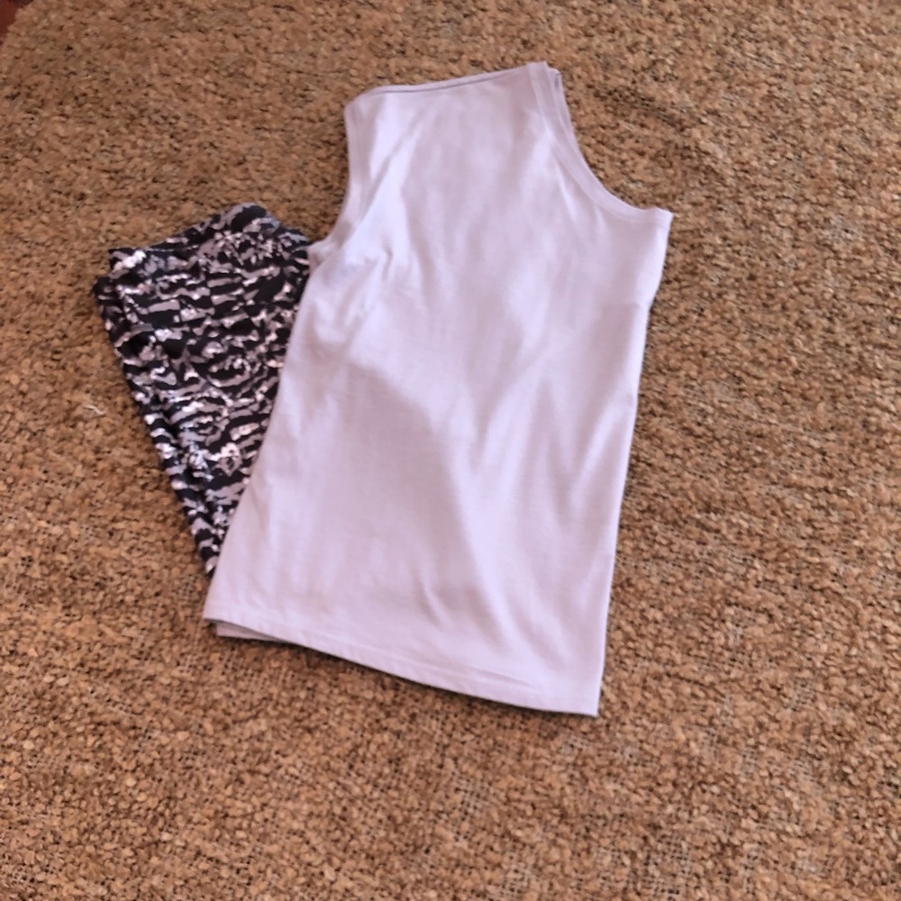NWOT-Fabletics crop top - Picture 2 of 2